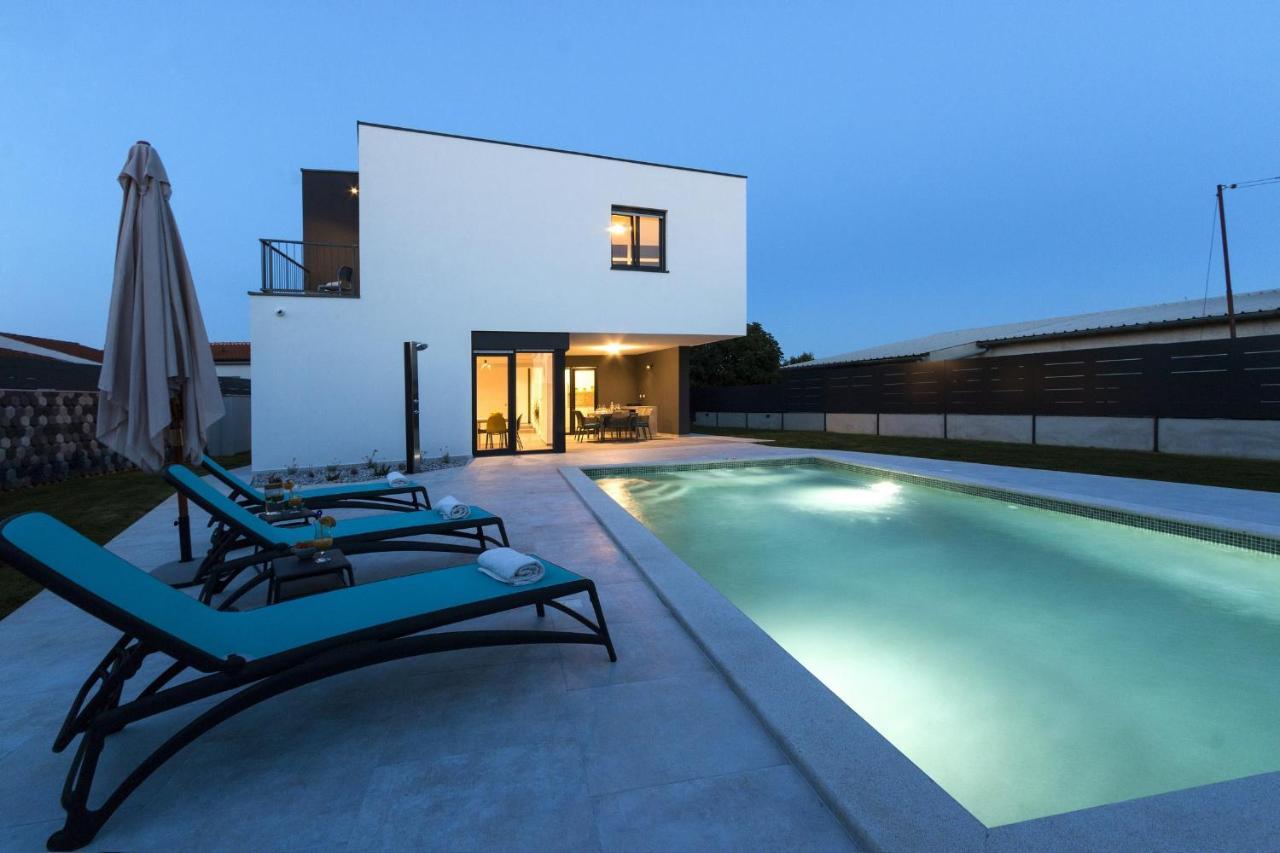 Modern 3-Bedroom Villa With A Private Pool Pula Dış mekan fotoğraf