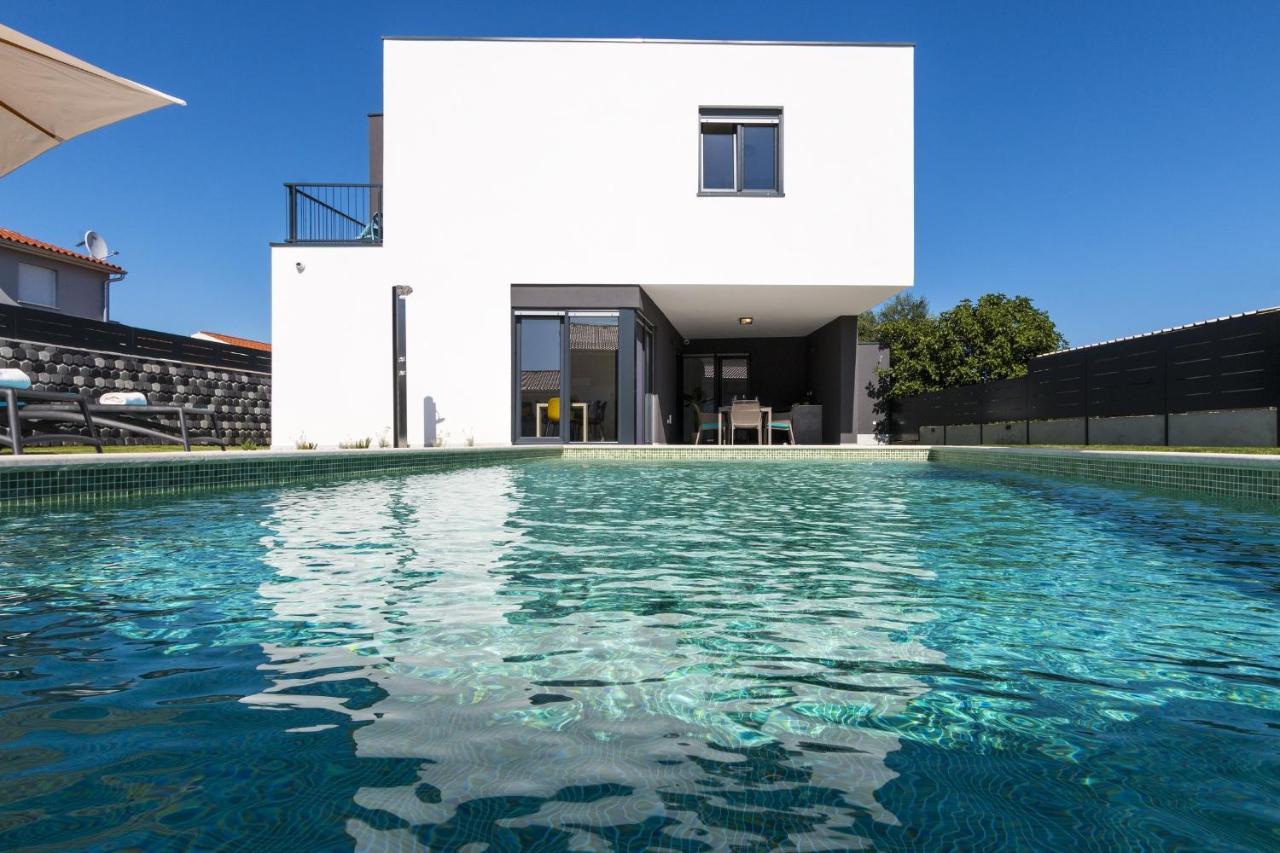 Modern 3-Bedroom Villa With A Private Pool Pula Dış mekan fotoğraf
